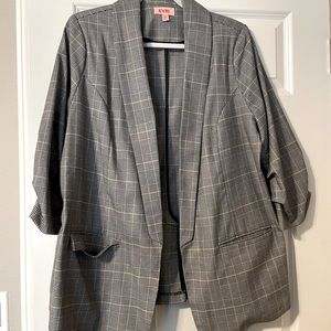 Even Black and White Scrunch Sleeve Blazer